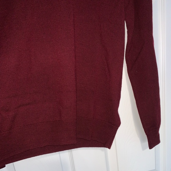 Calvin Klein Sweater - Picture 5 of 7
